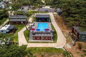 Boryeong Pinovista Pet Allowed Pension